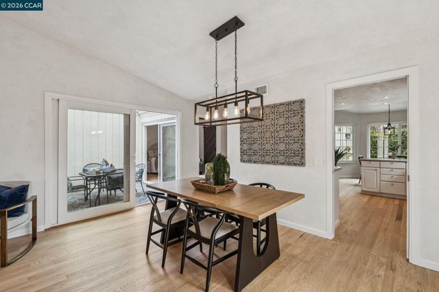 137 Brighton Rd, Alameda, CA 94502