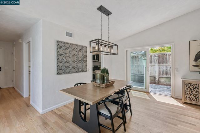 137 Brighton Rd, Alameda, CA 94502