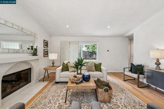 137 Brighton Rd, Alameda, CA 94502