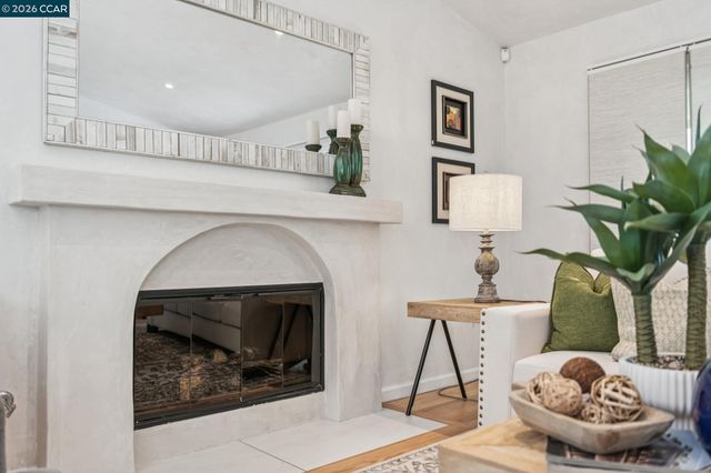 137 Brighton Rd, Alameda, CA 94502