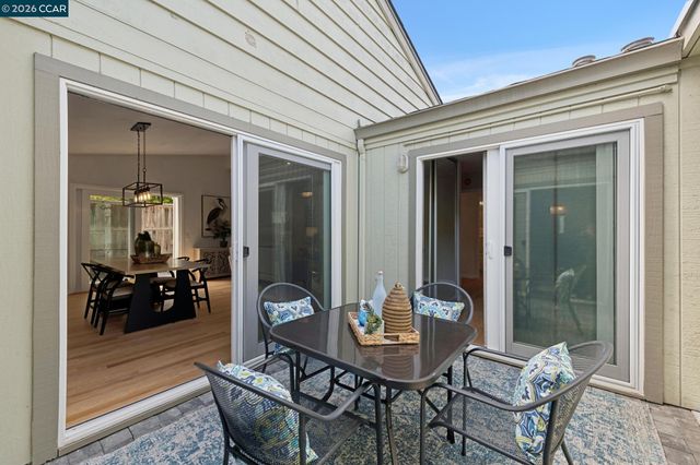 137 Brighton Rd, Alameda, CA 94502