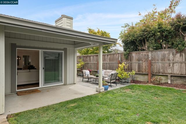137 Brighton Rd, Alameda, CA 94502