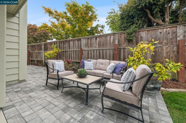 137 Brighton Rd, Alameda, CA 94502