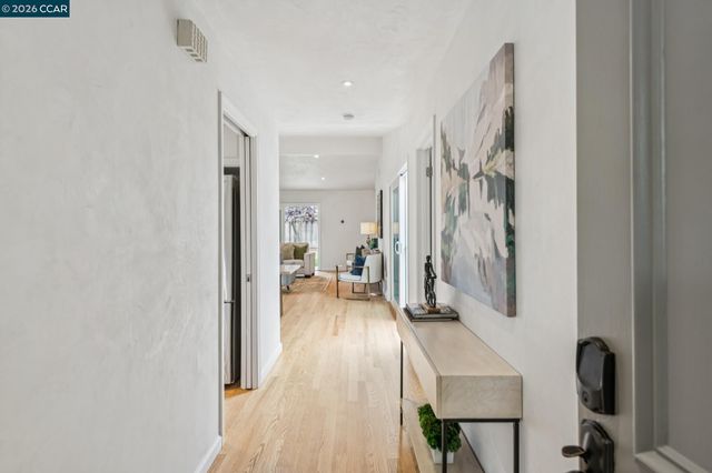 137 Brighton Rd, Alameda, CA 94502