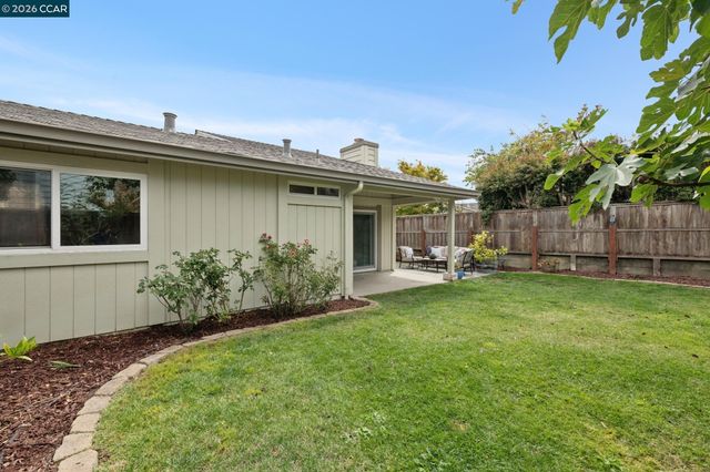 137 Brighton Rd, Alameda, CA 94502
