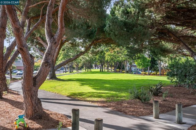 137 Brighton Rd, Alameda, CA 94502
