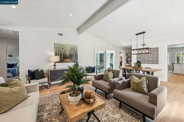137 Brighton Rd, Alameda, CA 94502