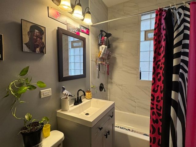 5018 W Concord Place, Chicago, IL 60639