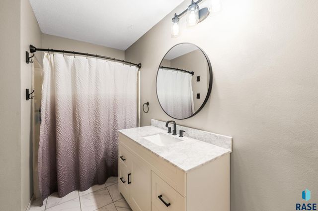 7600 W Regina St Street, Sioux Falls, SD 57106