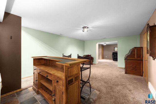 7600 W Regina St Street, Sioux Falls, SD 57106