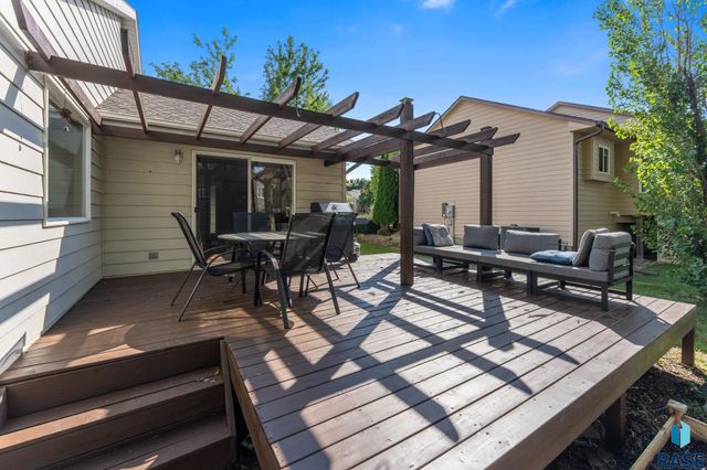 7600 W Regina St Street, Sioux Falls, SD 57106