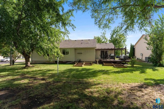 7600 W Regina St Street, Sioux Falls, SD 57106