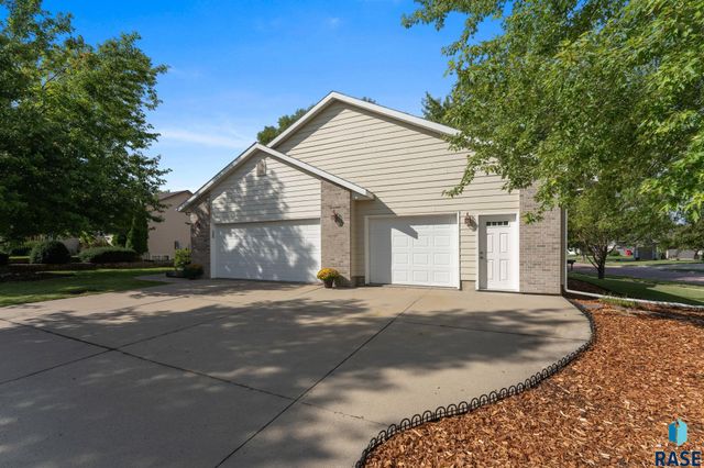 7600 W Regina St Street, Sioux Falls, SD 57106