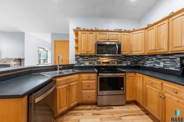 7600 W Regina St Street, Sioux Falls, SD 57106