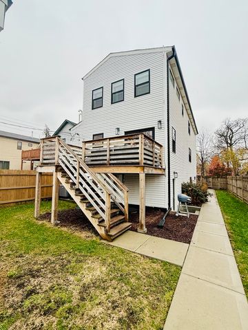 5240 W Winnemac Avenue, Chicago, IL 60630