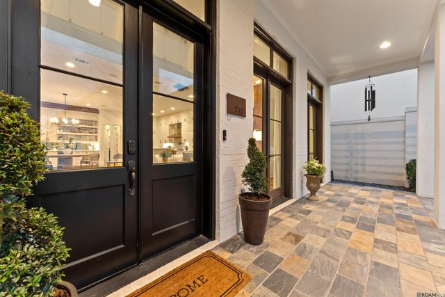 7415 Farm Row Ave, Baton Rouge, LA 70810