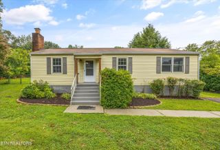 5704 Lutie Rd, Knoxville, TN 37912