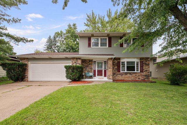 816 W 57th Street, Davenport, IA 52806