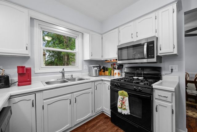 816 W 57th Street, Davenport, IA 52806
