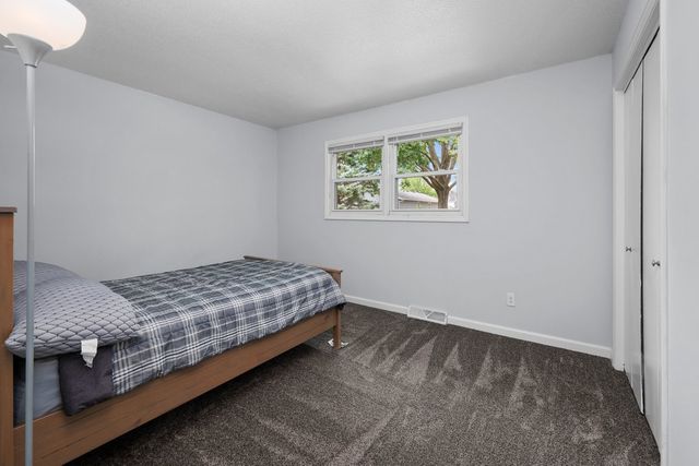 816 W 57th Street, Davenport, IA 52806