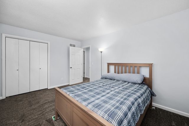 816 W 57th Street, Davenport, IA 52806