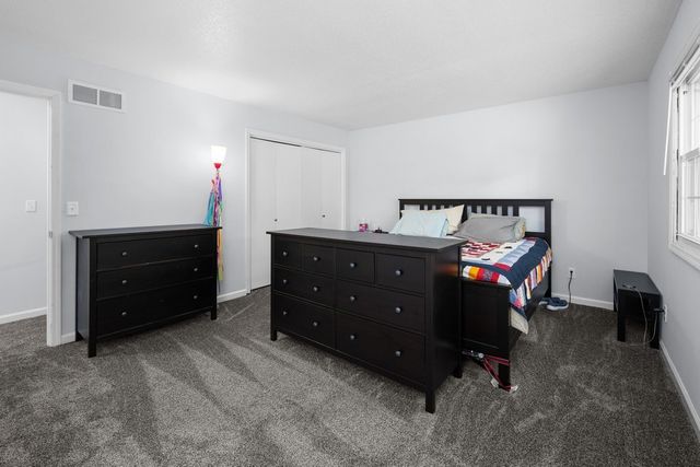816 W 57th Street, Davenport, IA 52806