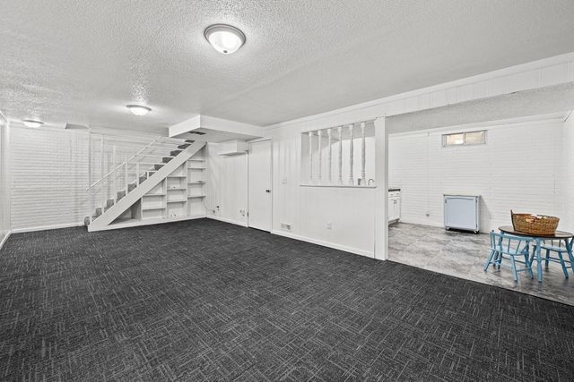 816 W 57th Street, Davenport, IA 52806