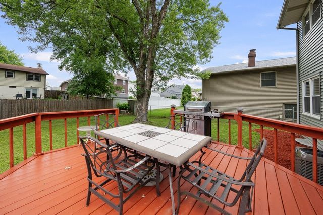 816 W 57th Street, Davenport, IA 52806