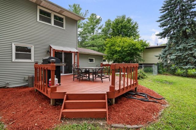 816 W 57th Street, Davenport, IA 52806