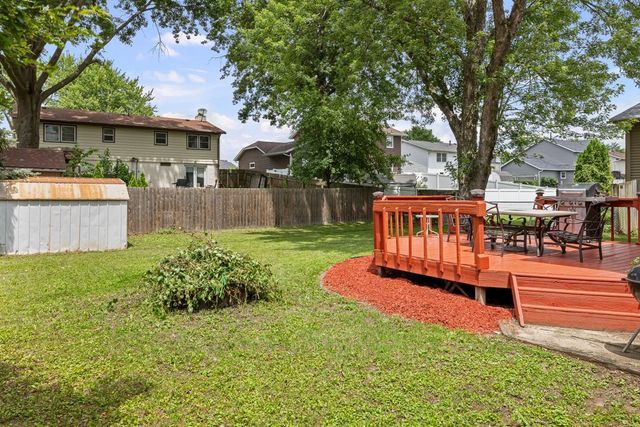 816 W 57th Street, Davenport, IA 52806