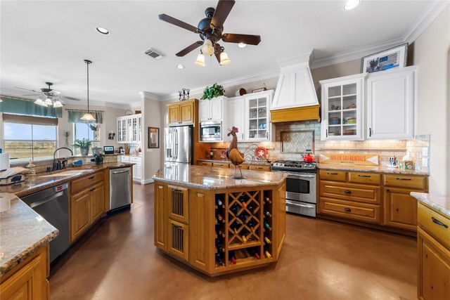 12509 Aquaplex DR, Buda, TX 78610