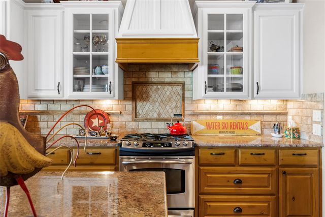 12509 Aquaplex DR, Buda, TX 78610