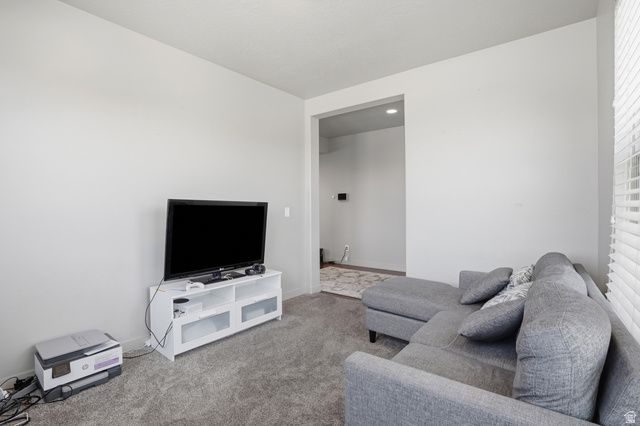 8417 S OTTER DR, West Jordan, UT 84081