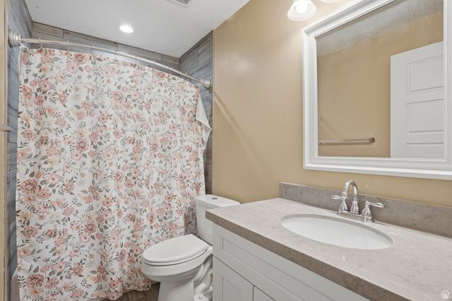 8417 S OTTER DR, West Jordan, UT 84081