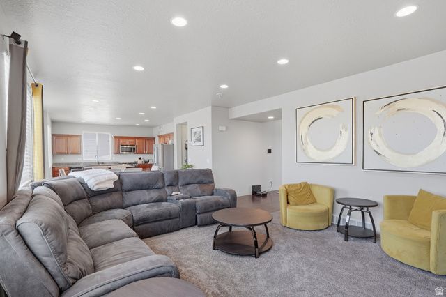 8417 S OTTER DR, West Jordan, UT 84081