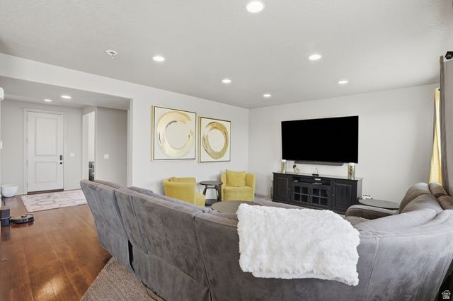 8417 S OTTER DR, West Jordan, UT 84081