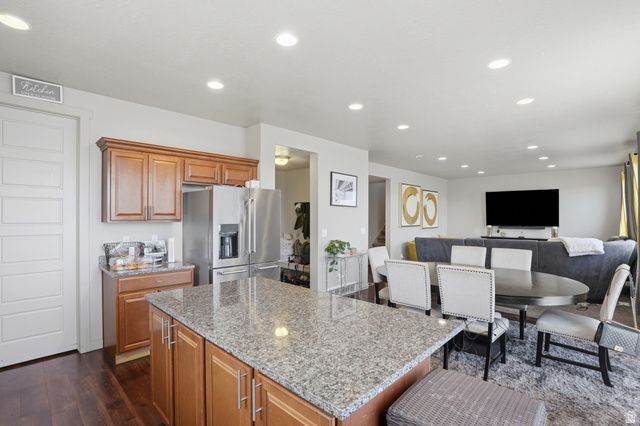 8417 S OTTER DR, West Jordan, UT 84081