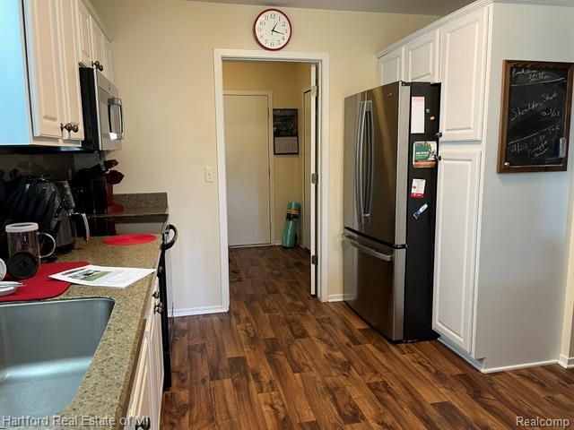 386 N Oak Drive, Commerce Charter Township, MI 48390