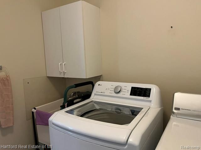 386 N Oak Drive, Commerce Charter Township, MI 48390