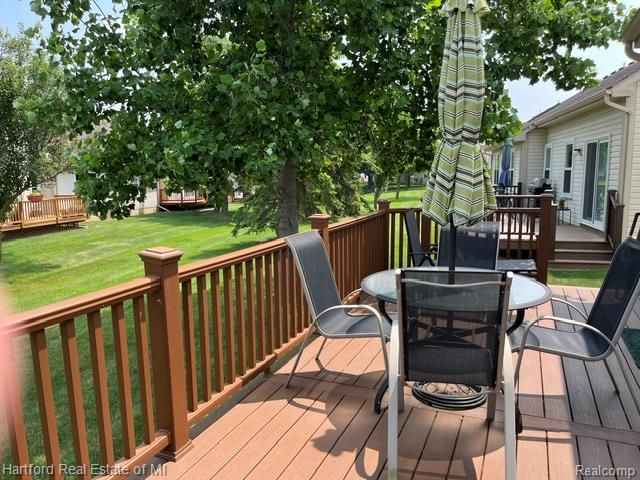 386 N Oak Drive, Commerce Charter Township, MI 48390