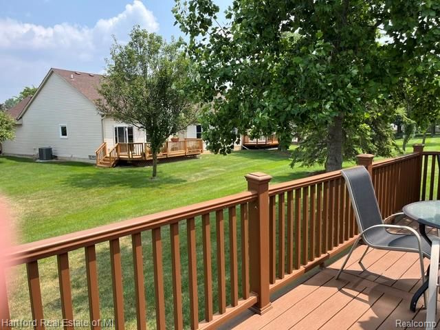 386 N Oak Drive, Commerce Charter Township, MI 48390
