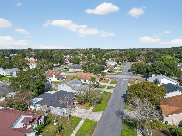 233 S ABERDEEN CIRCLE, Sanford, FL 32773