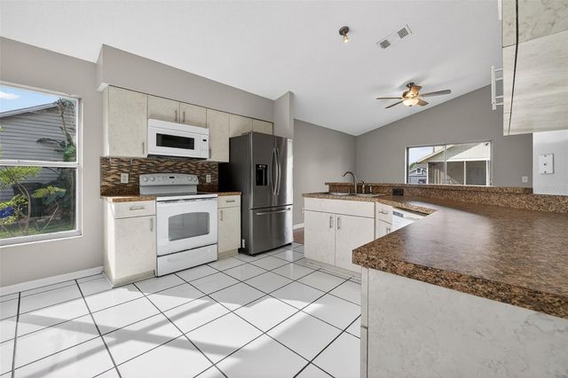 233 S ABERDEEN CIRCLE, Sanford, FL 32773