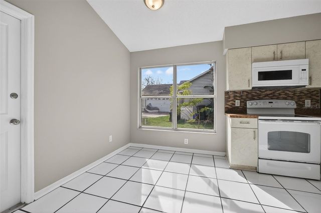 233 S ABERDEEN CIRCLE, Sanford, FL 32773