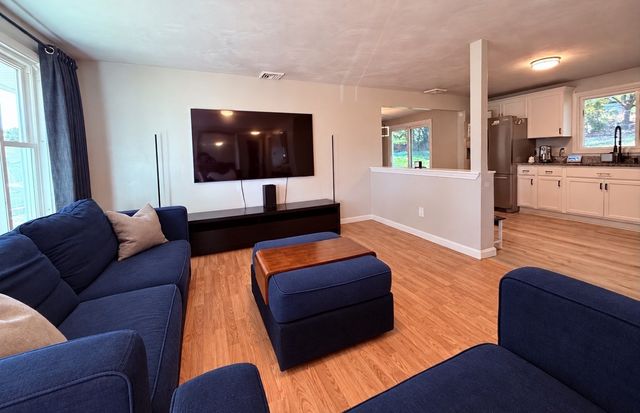 124 Sharon St, Brockton, MA 02302