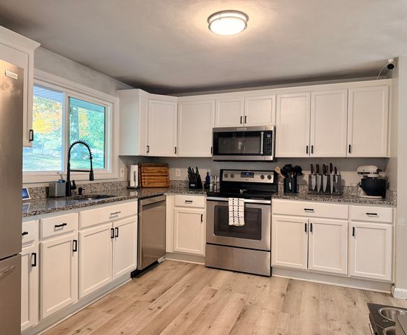 124 Sharon St, Brockton, MA 02302