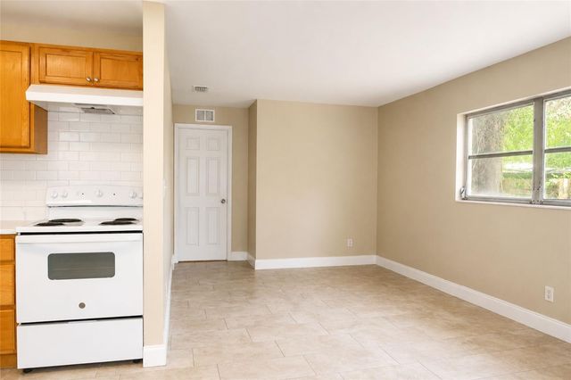9412 N ELMER STREET, Tampa, FL 33612