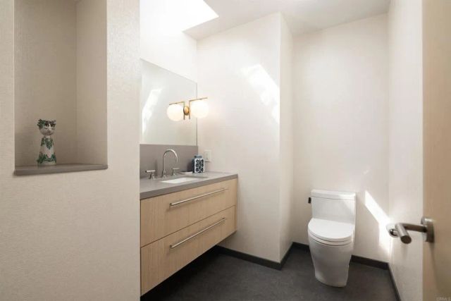 2110 Avenida De La Playa C, La Jolla, CA 92037