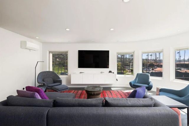 2110 Avenida De La Playa C, La Jolla, CA 92037