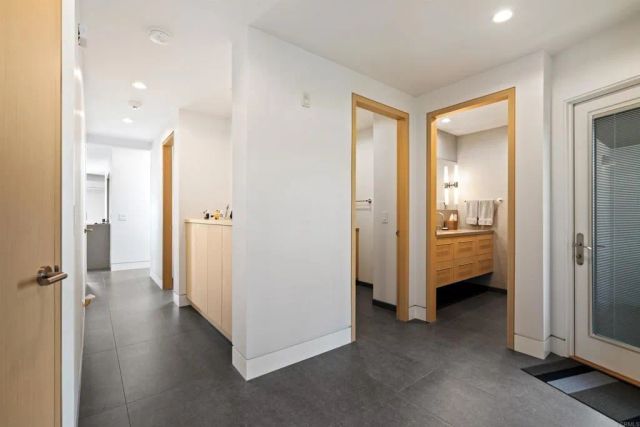 2110 Avenida De La Playa C, La Jolla, CA 92037